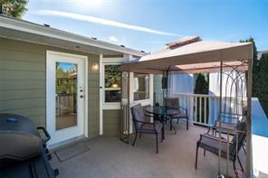 2244 Malaview Ave — listing photo 16 of 44