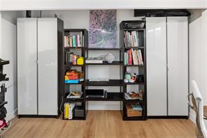 1556 Gladstone Ave — listing photo 22 of 42