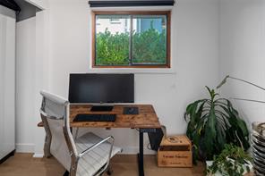 1556 Gladstone Ave — listing photo 23 of 42
