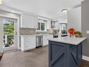 5209 Old West Saanich Rd — listing photo 17 of 72