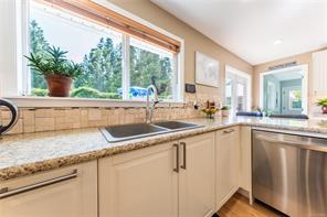1154 Smithers Rd — listing photo 13 of 64