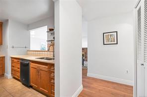 302-2323 Hamiota St — listing photo 16 of 39