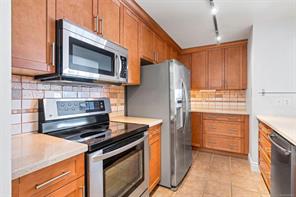 302-2323 Hamiota St — listing photo 17 of 39