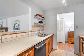 302-2323 Hamiota St — listing photo 18 of 39