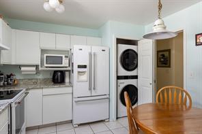 21-5156 Cordova Bay Rd — listing photo 13 of 27