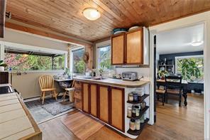129 Hereford Ave — listing photo 13 of 44