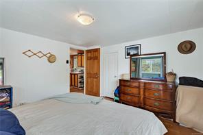 129 Hereford Ave — listing photo 15 of 44