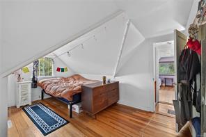129 Hereford Ave — listing photo 20 of 44