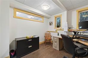 129 Hereford Ave — listing photo 26 of 44