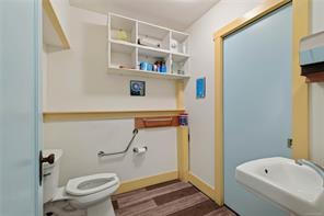 129 Hereford Ave — listing photo 33 of 44