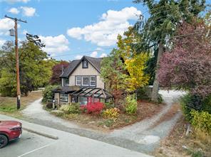 129 Hereford Ave — listing photo 36 of 44
