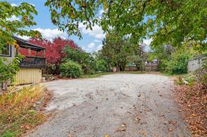 129 Hereford Ave — listing photo 40 of 44