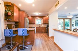 606 Colby Rd — listing photo 17 of 60