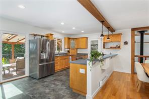 1861 Carlyle Cres — listing photo 14 of 55
