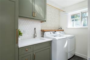1861 Carlyle Cres — listing photo 19 of 55