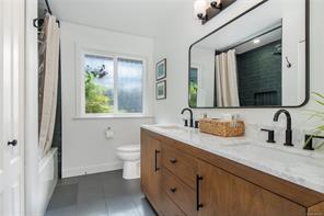 1861 Carlyle Cres — listing photo 32 of 55