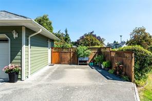 3141 Antrobus Cres — listing photo 23 of 30