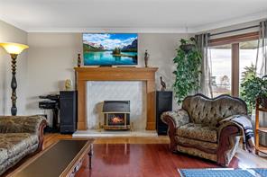 5213 Fillinger Cres — listing photo 19 of 75