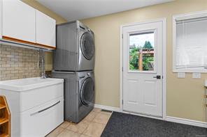 5213 Fillinger Cres — listing photo 42 of 75