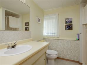 2568 Margate Ave — listing photo 15 of 29