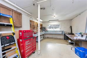407-1159 Beach Dr — listing photo 42 of 56