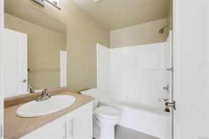 305-2220 Sooke Rd — listing photo 26 of 39