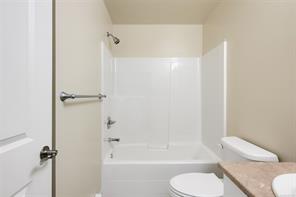 305-2220 Sooke Rd — listing photo 32 of 39
