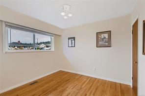 3630 Waterhouse St — listing photo 15 of 35