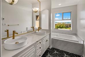 106-75 Songhees Rd — listing photo 32 of 58