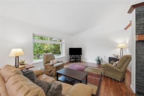 1580 Meadowood Way — listing photo 18 of 68