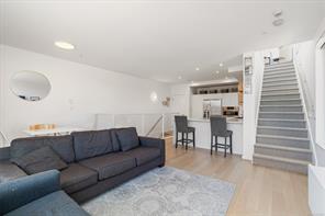105-1720 Fairfield Rd — listing photo 15 of 33