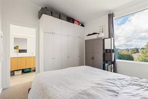105-1720 Fairfield Rd — listing photo 19 of 33