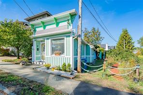 $349,900 - 660 Albert St<br>Nanaimo, British Columbia, V9R 2W4