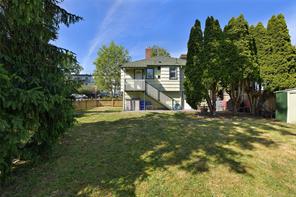 1113 Esquimalt Rd — listing photo 32 of 44