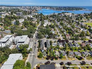 1113 Esquimalt Rd — listing photo 35 of 44