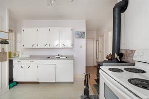 1183 Hillgrove Rd — listing photo 18 of 36