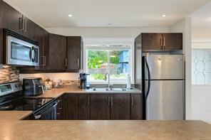 1084 Lisa Close — listing photo 16 of 51