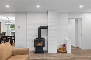 1350 Greenwood Way — listing photo 19 of 61