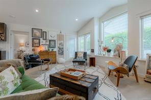 5-3774 12th Ave — listing photo 16 of 31