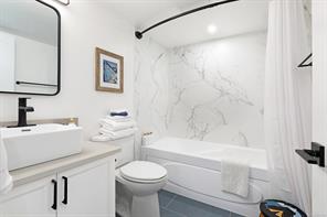 212-1320 Henry Rd — listing photo 22 of 37