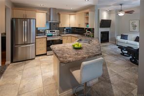 106-5329 Cordova Bay Rd — listing photo 17 of 43
