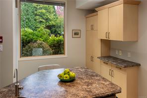 106-5329 Cordova Bay Rd — listing photo 20 of 43