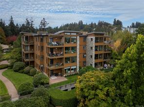 106-5329 Cordova Bay Rd — listing photo 30 of 43