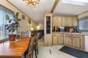7561 Howard Rd — listing photo 14 of 26