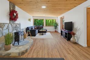 1819 Deborah Dr — listing photo 17 of 46