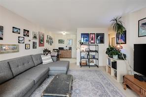2004-647 Michigan St — listing photo 14 of 37