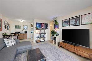 2004-647 Michigan St — listing photo 15 of 37