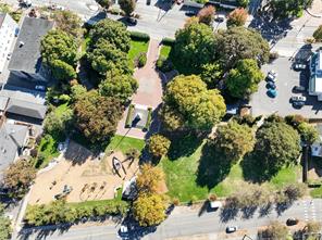 1-642 Lampson St — listing photo 31 of 32