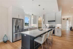 858 Wembley Rd — listing photo 20 of 51
