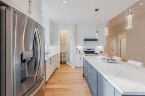 858 Wembley Rd — listing photo 21 of 51